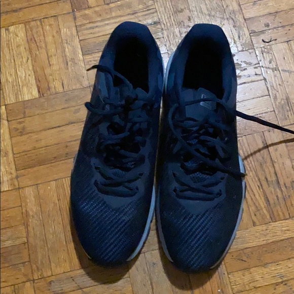 Shoes - Picture 3 of 4